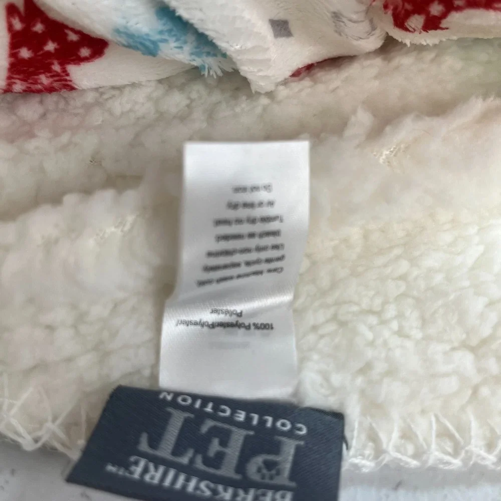 Berkshire Pet Collection Christmas Throw Blanket 50x60 Sherpa Dogs Trees Snow